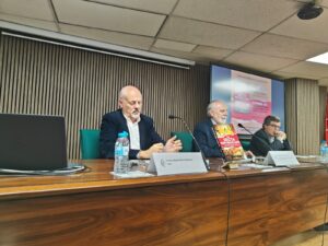 La secta republicana, de Luis E. Íñigo, se presenta en el Colegio Oficial de Doctores y Licenciados en Filosofía y Letras y en Ciencias de la Comunidad de Madrid