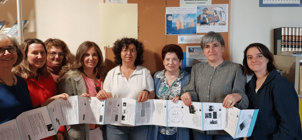 Chicas del movimiento acordeón